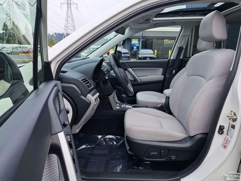 Used 2017 Subaru Forester 2.5i Premium image 11