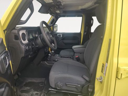Used 2024 Jeep Wrangler Unlimited Sport AWD/4WD image 9