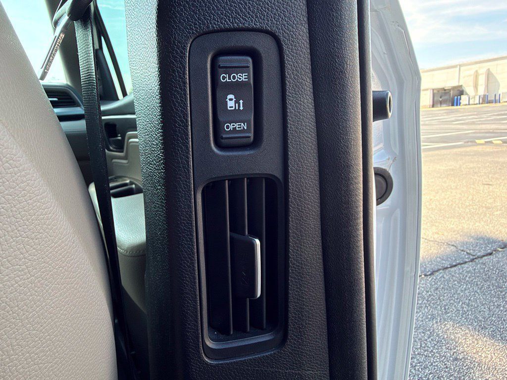 Certified 2024 Honda Odyssey EX-L image 39