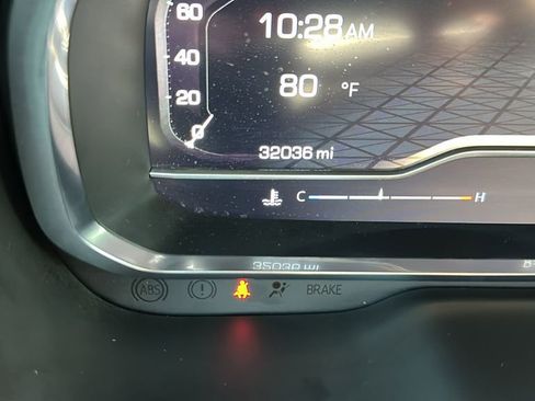 Certified 2024 GMC Yukon SLT w/ SLT Luxury Package image 16