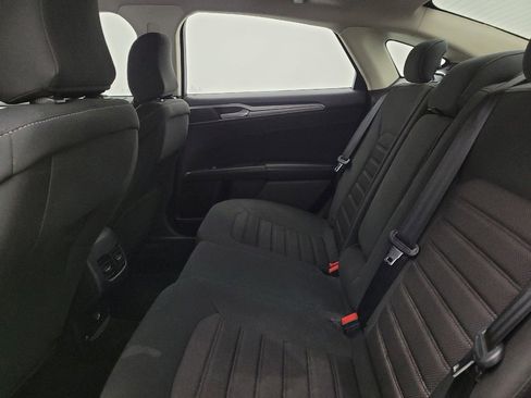 Used 2020 Ford Fusion SE image 18