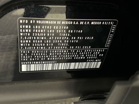 Used 2025 Volkswagen Tiguan SE FWD image 28