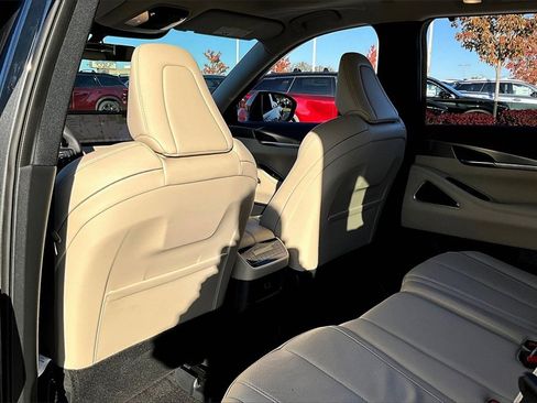 Certified 2025 INFINITI QX60 Luxe image 33