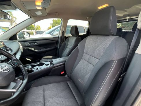 Used 2025 Nissan Rogue SV AWD/4WD image 29