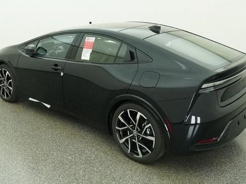 New 2026 Toyota Prius Plug-In Hybrid FWD image 5