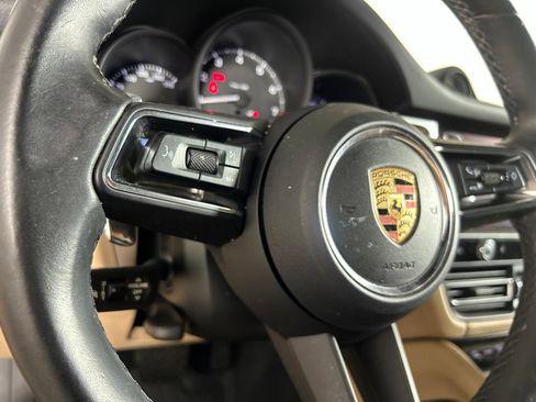 Certified 2023 Porsche Macan AWD/4WD image 30