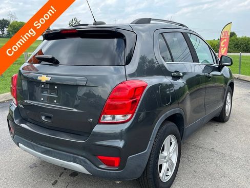 Used 2017 Chevrolet Trax LT w/ LT Convenience Package FWD image 12
