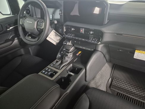 New 2026 Toyota Land Cruiser BASE image 31