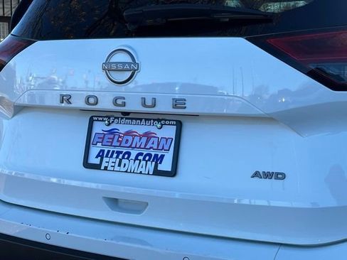 Used 2024 Nissan Rogue S image 31