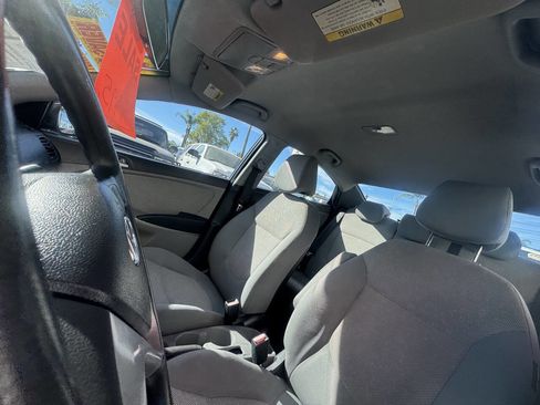 Used 2013 Hyundai Accent GLS image 20