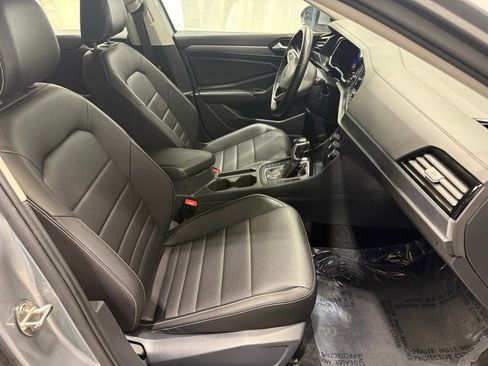 Used 2024 Volkswagen Jetta SE image 27