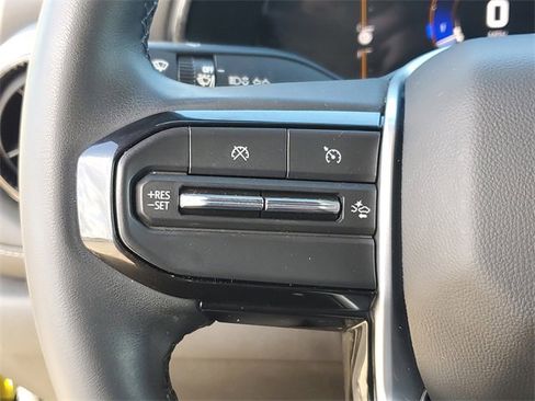 Used 2023 Chevrolet Colorado LT w/ LT Convenience Package II image 18