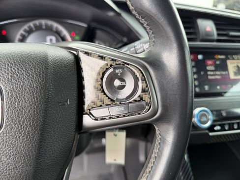 Used 2018 Honda Civic Sport image 17