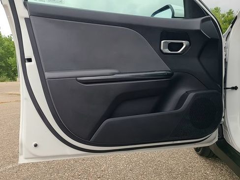 Used 2025 Kia K4 FWD image 11
