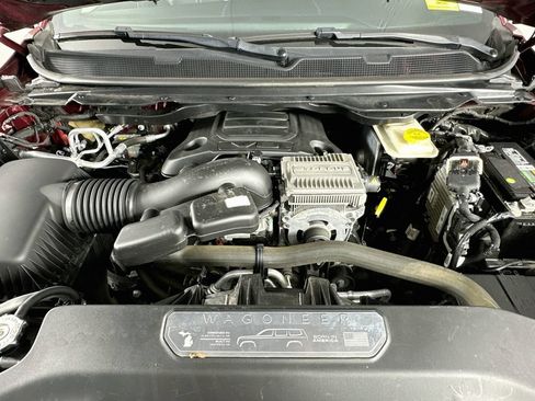 Used 2022 Jeep Wagoneer Series II AWD/4WD image 32