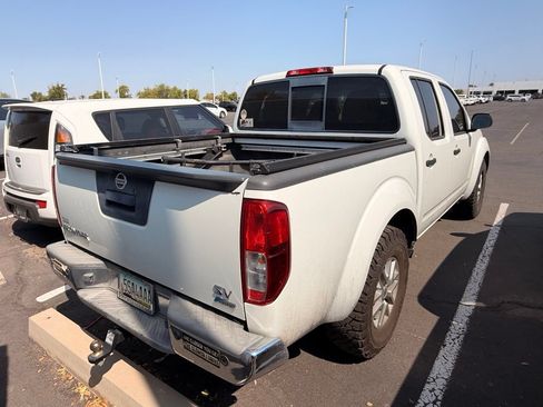 Used 2017 Nissan Frontier SV w/ SV Value Truck Package RWD image 5