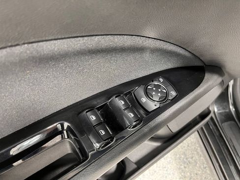 Used 2015 Ford Fusion SE w/ Equipment Group 201A FWD image 5