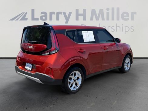 Used 2023 Kia Soul LX w/ LX Technology Package FWD image 5