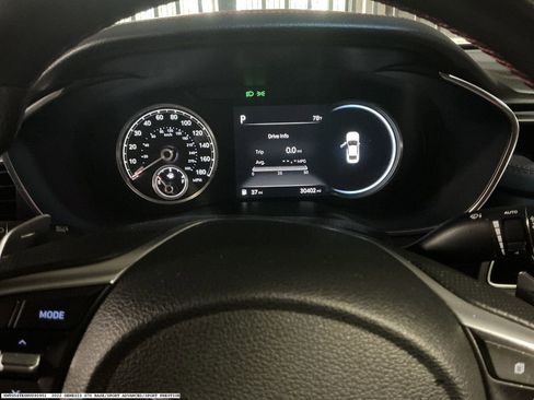 Used 2022 Genesis G70 3.3T image 8