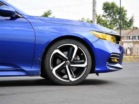 Used 2018 Honda Accord Sport image 9