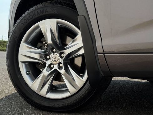 Used 2015 Toyota Highlander Limited Platinum AWD/4WD image 30