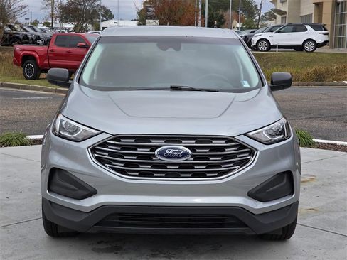 Used 2020 Ford Edge SE image 2