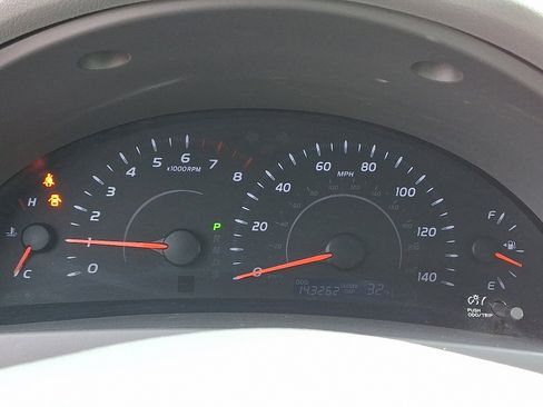 Used 2011 Toyota Camry LE image 23