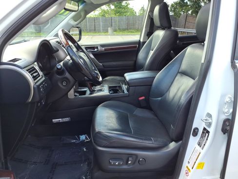 Used 2017 Lexus GX 460 Luxury w/ Sport Design Package AWD/4WD image 16
