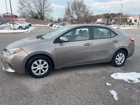 Used 2015 Toyota Corolla LE image 3