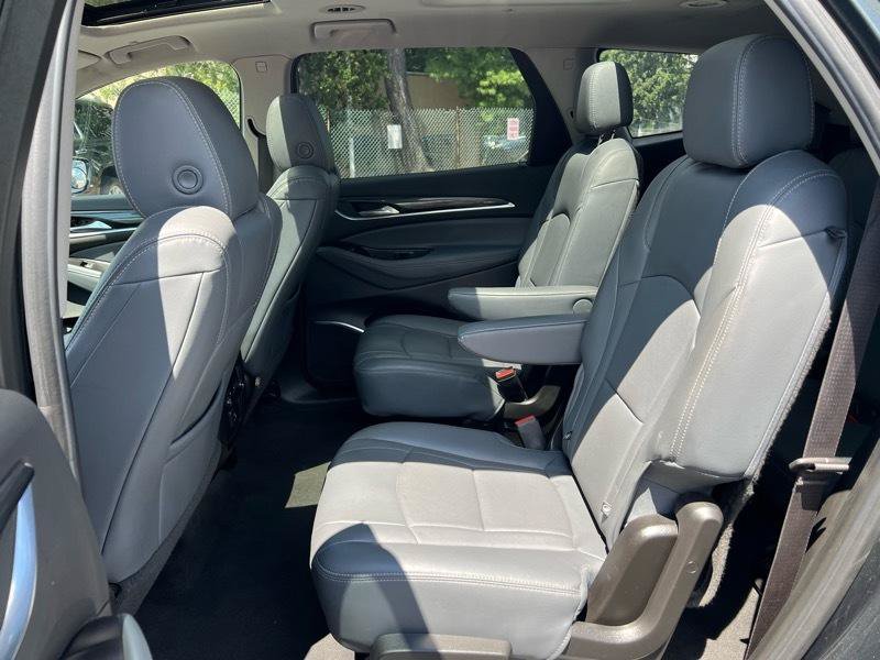 Used 2020 Buick Enclave Essence AWD/4WD image 8