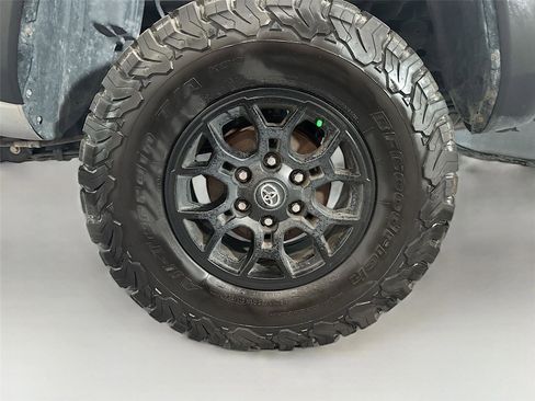 Used 2020 Toyota Tacoma SR w/ SX Package image 26