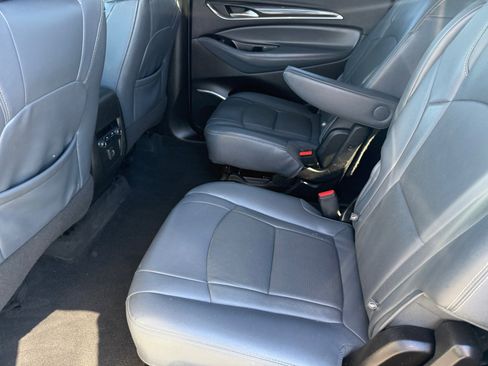 Used 2020 Buick Enclave Essence image 17
