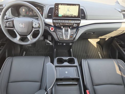 New 2026 Honda Odyssey Touring image 9