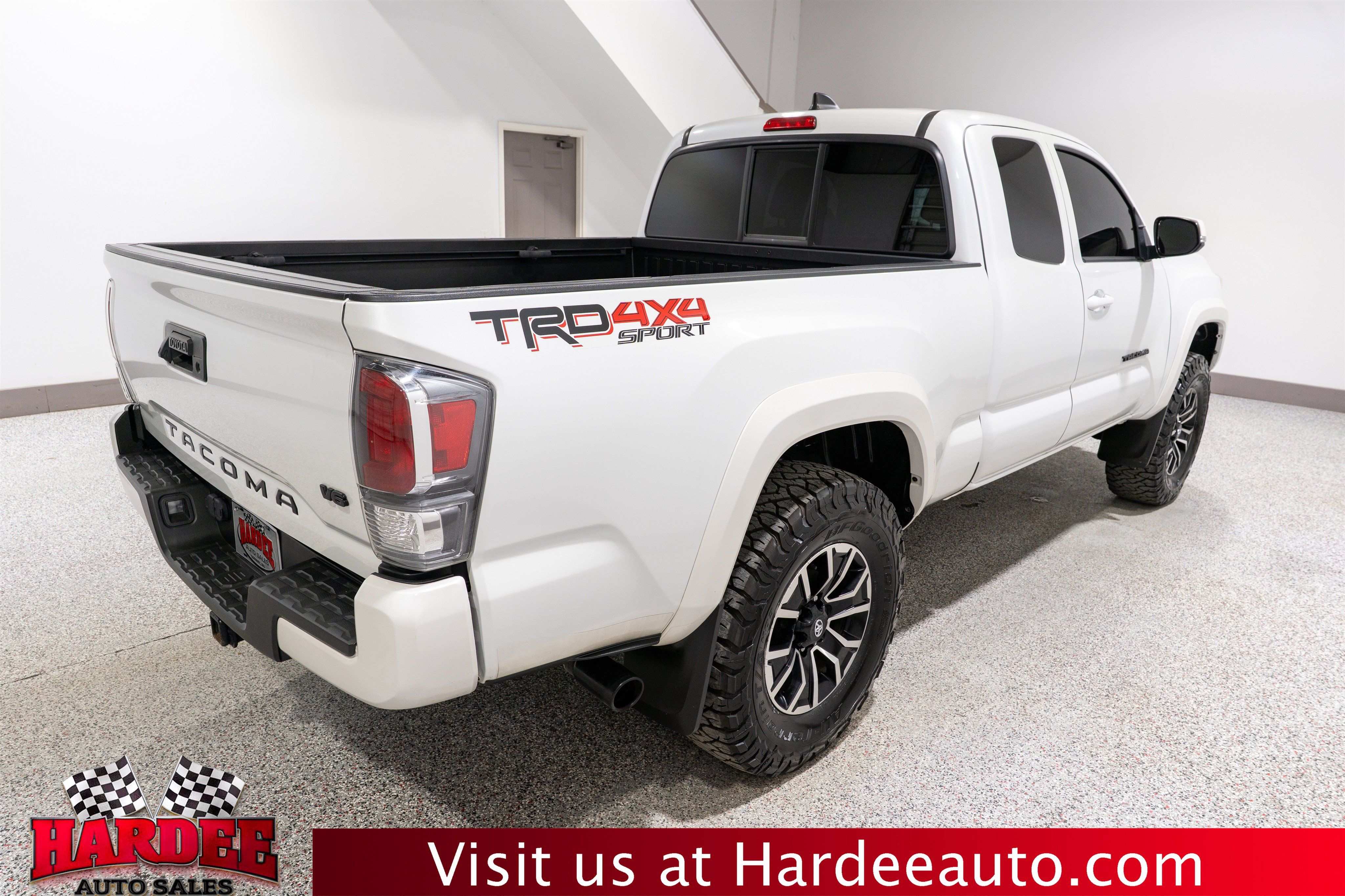 Used 2022 Toyota Tacoma TRD Sport w/ Black Out Package (TMS) AWD/4WD image 5