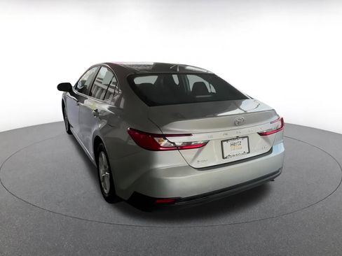 Used 2025 Toyota Camry LE image 10