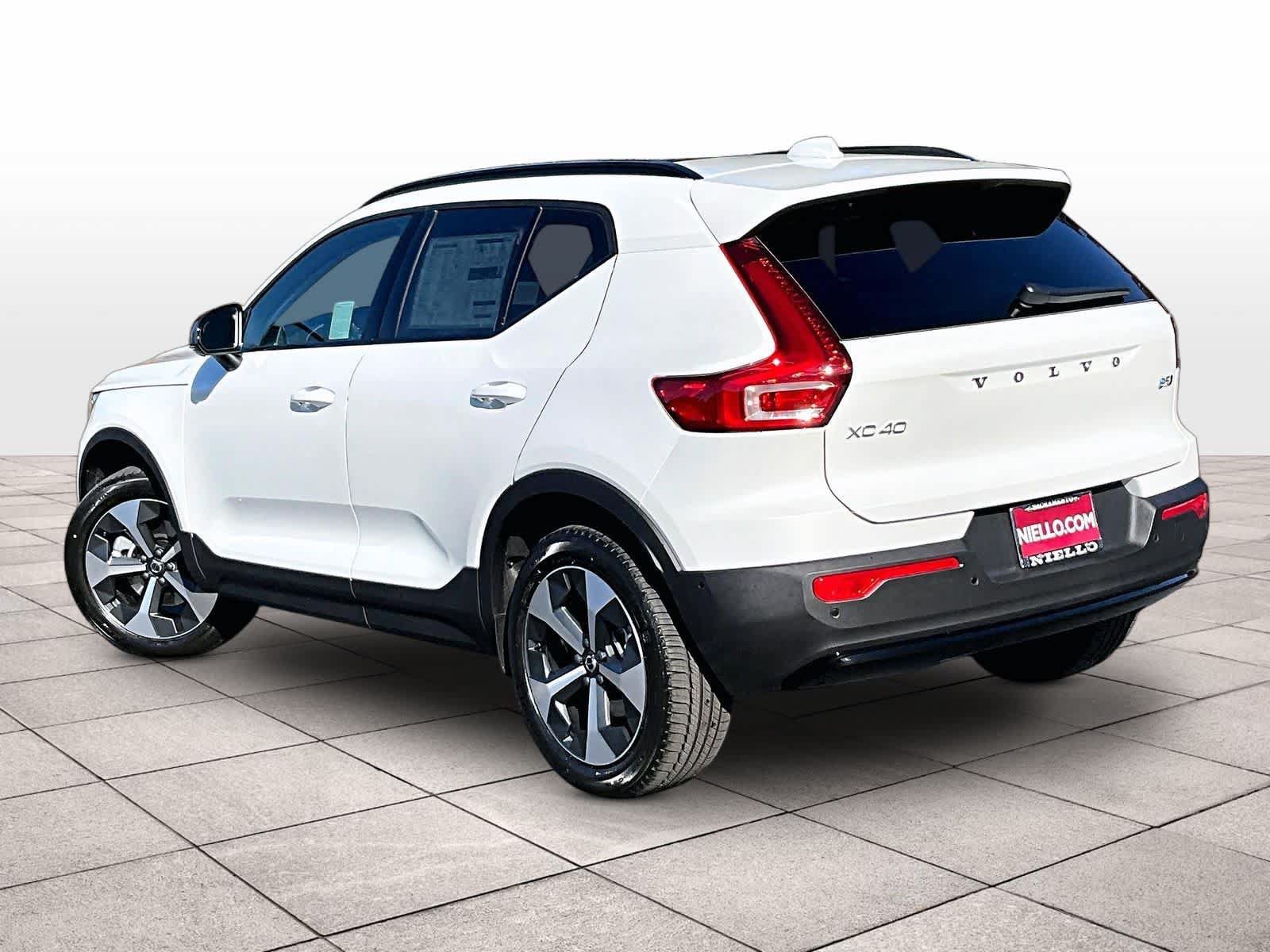 New 2026 Volvo XC40 B5 Plus w/ Protection Package Premier AWD/4WD image 3