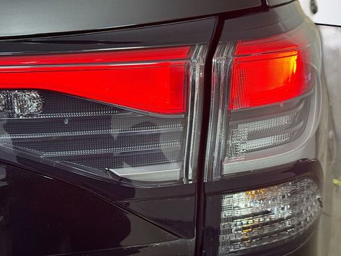 Used 2025 Subaru Forester Premium w/ Convenience Package #1 image 31