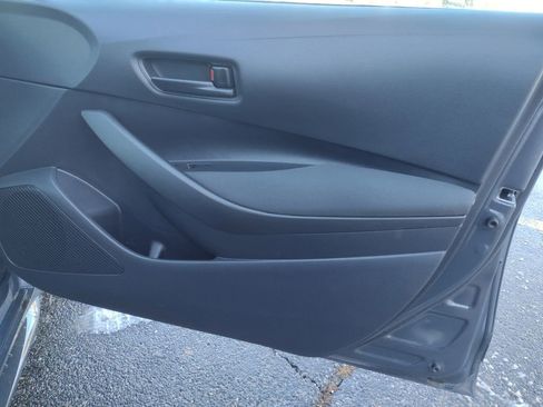 Used 2025 Toyota Corolla LE image 21