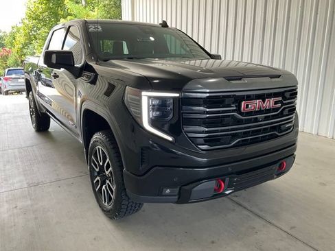 Used 2023 GMC Sierra 1500 AT4 w/ Technology Package AWD/4WD image 27