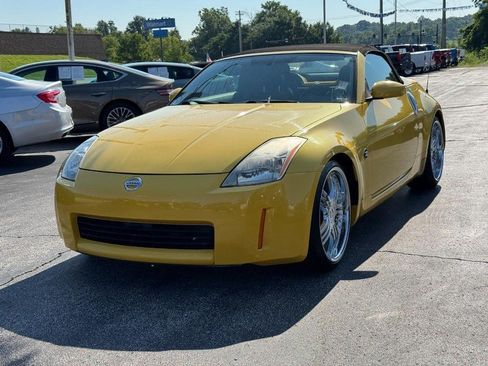 Used 2005 Nissan 350Z Touring RWD image 7