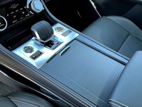 New 2026 Jaguar F-PACE R-Dynamic S image 7