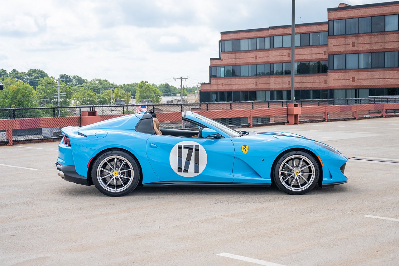 Used 2022 Ferrari 812 GTS RWD image 6