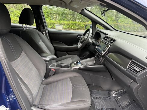 Used 2022 Nissan Leaf S FWD image 12