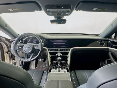 Used 2025 Bentley Flying Spur Plug-In Hybrid AWD/4WD image 23