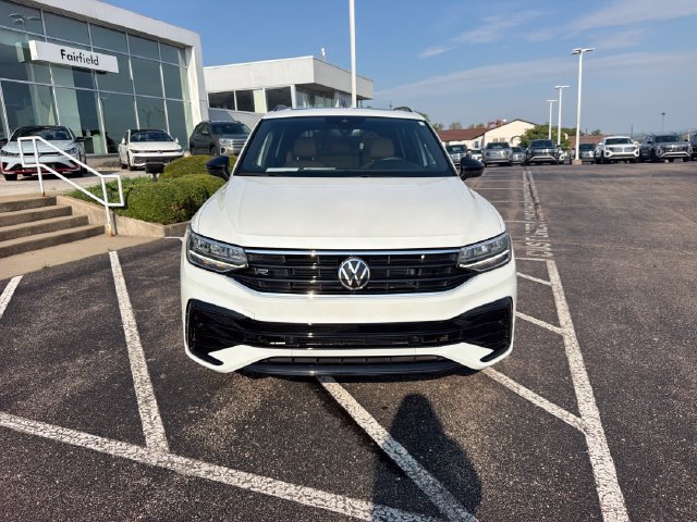 Certified 2024 Volkswagen Tiguan SE R-Line AWD/4WD image 8