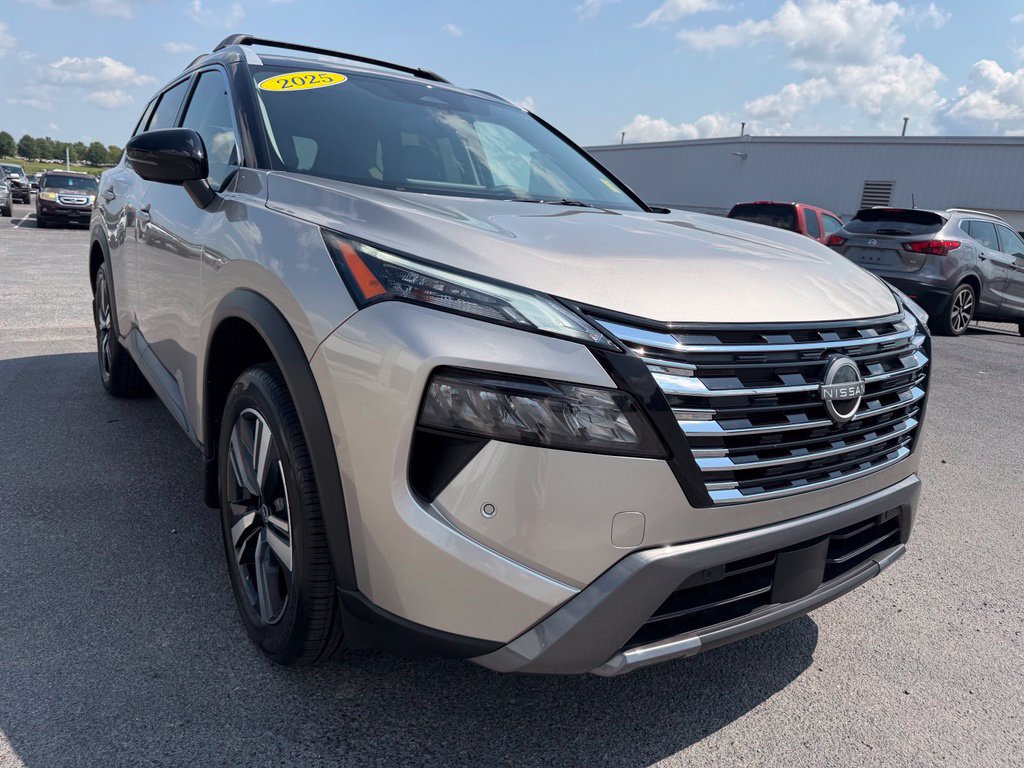 Used 2025 Nissan Rogue SL FWD image 37
