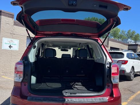 Used 2017 Subaru Forester 2.5i Touring AWD/4WD image 23