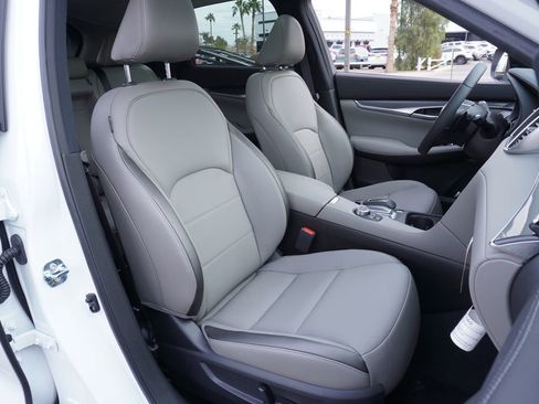 Used 2025 INFINITI QX50 Luxe image 12