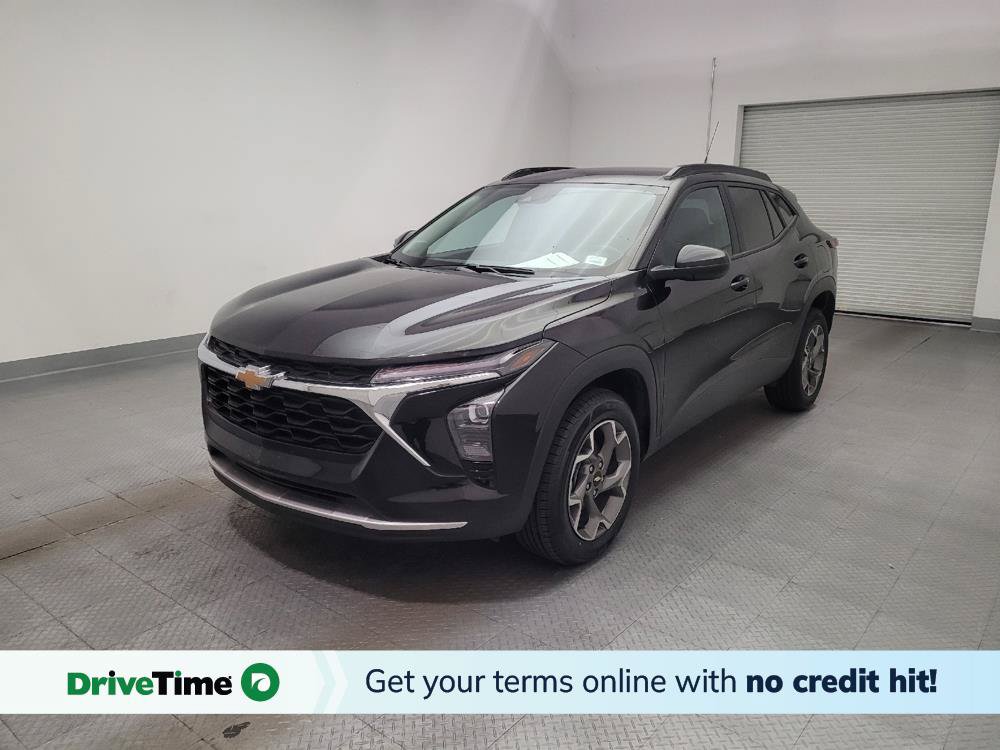 Used 2025 Chevrolet Trax LT w/ LT Convenience Package FWD image 1