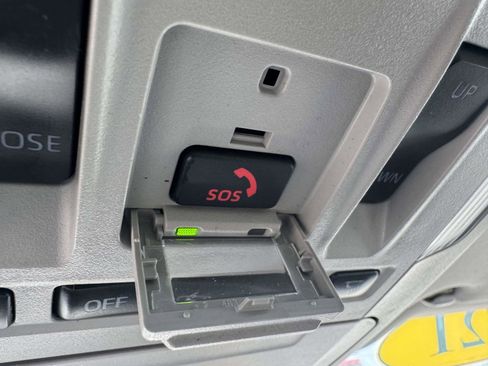 Certified 2021 Toyota Highlander XLE image 41